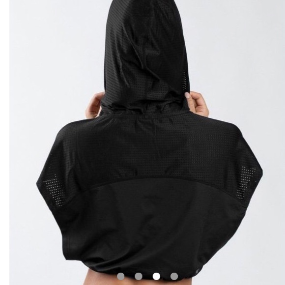 Hooded crop top - Picture 2 of 4